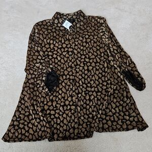 NWT Melissa Paige Gold and Black Patterned Button-Up Blouse